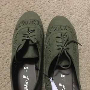 New Olive Oxford Flats