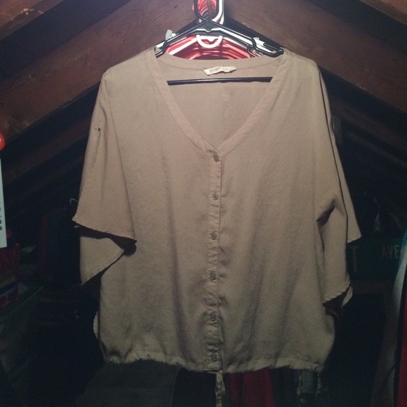 Over sized shirt with split sleeves & tie bottom