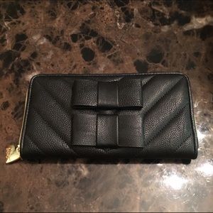 Super cute AUTHENTIC Betsey Johnson wallet