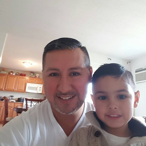 Meet your Posher, Max - Picture 1 of 1