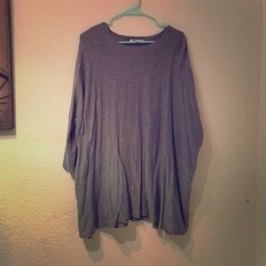 Jennifer Lopez grey tunic