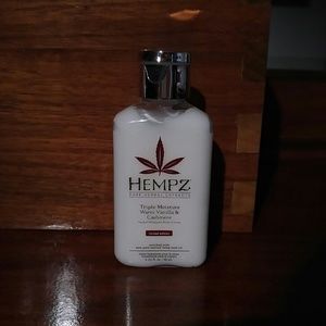 Hempz Vanilla and Cashmere 2.25 oz