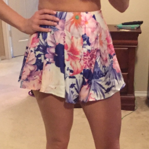 Floral Skort romper bottom - Picture 3 of 3