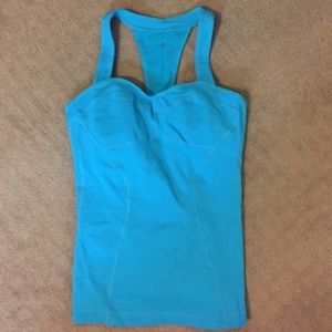 Zella tank. So cute! 💙 S