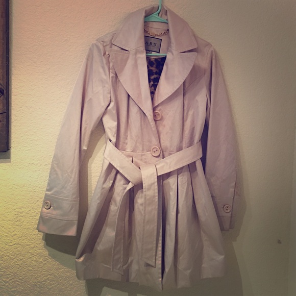 Super cute coat!