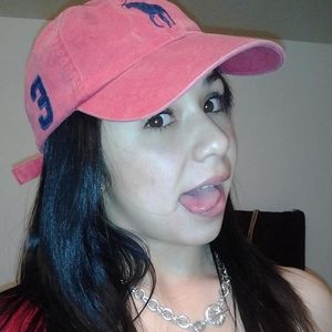 Meet your Posher, Alejandra