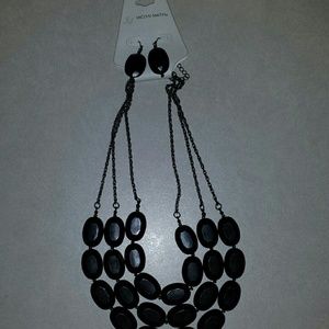 NWT black bread tri-stand necklace & earring set