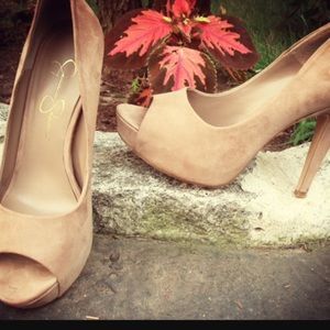 Never worn Jessica Simpson nude suede heels