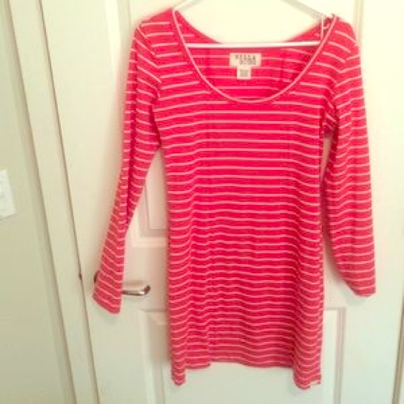 Long sleeved coral billabong dress