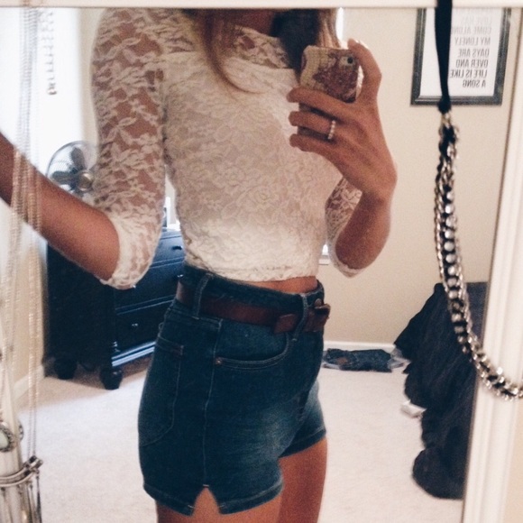 SOLD ✔️ Lace Backless Crop Top - Picture 1 of 4