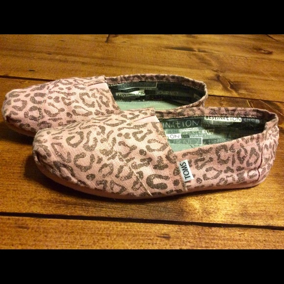 Cheetah Print Toms 🐾