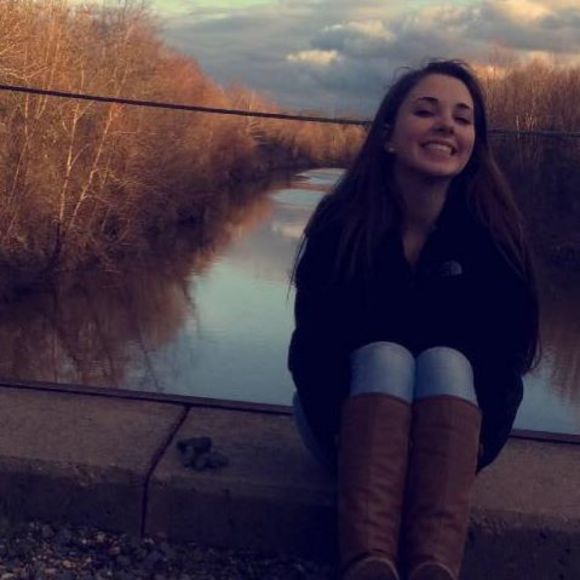 Meet your Posher, Lauren - Picture 1 of 1