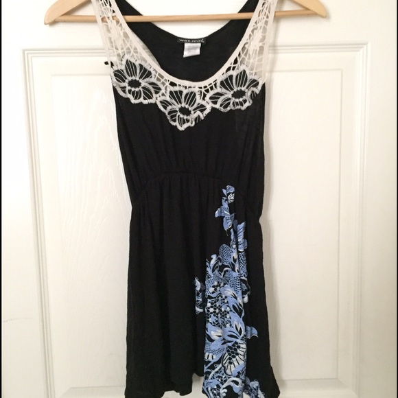 Wet Seal black racer back tank crochet floral M - Picture 2 of 4