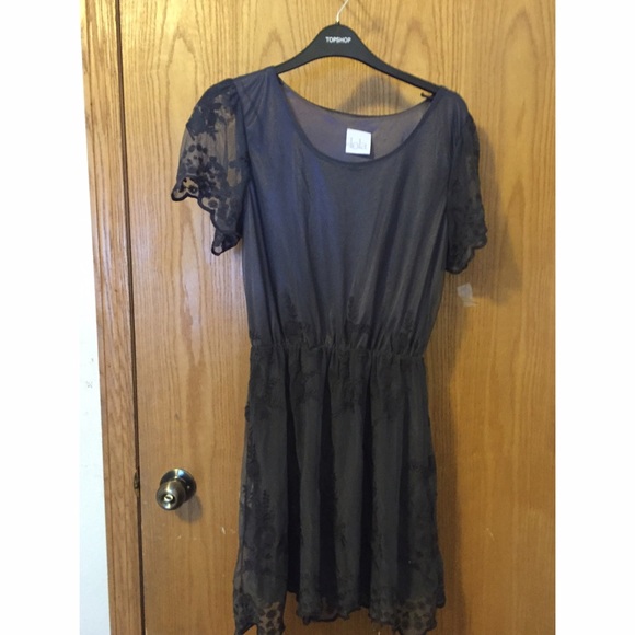 Lace sleeve dress