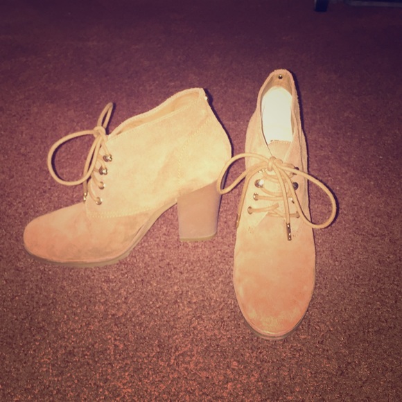Michael Kors Shoes - Tan Michael Kors heels