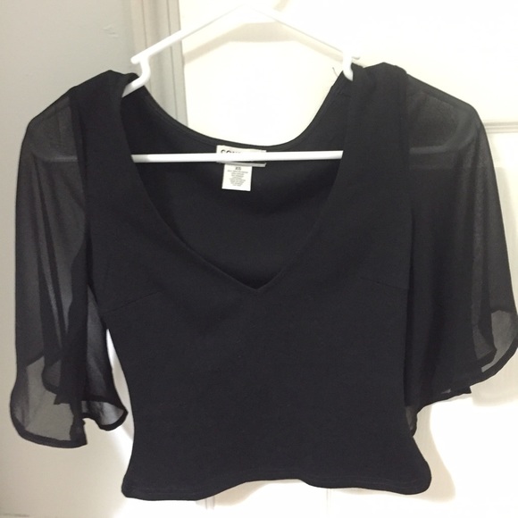 ♠️NWOT V-Neck Crop Top