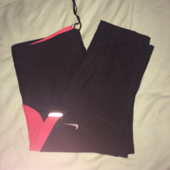 Nike crop leggings - Picture 2 of 3
