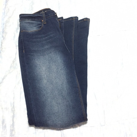 👖NWOT High-Waisted Skinny Jeans - Picture 2 of 3