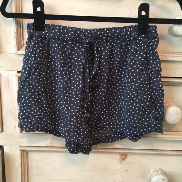 Brandy Melville Navy and White Polka Dot Shorts - Picture 1 of 3