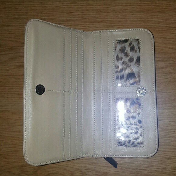 ❌SOLD❌Tan Wallet - Picture 2 of 4