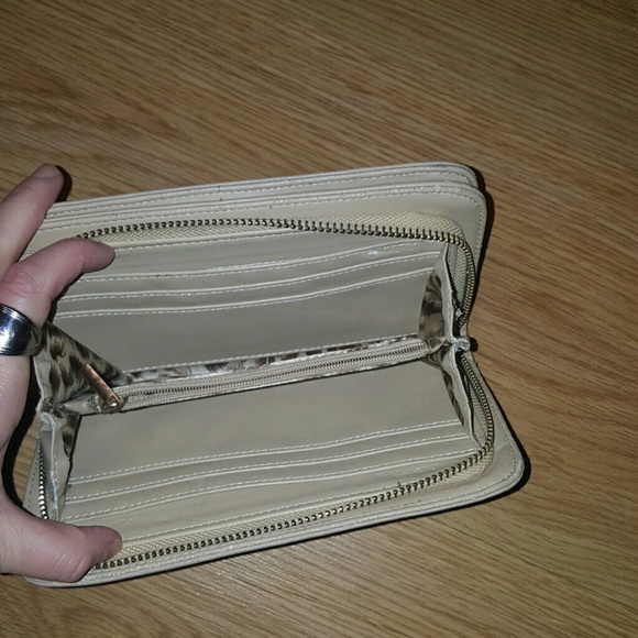 ❌SOLD❌Tan Wallet - Picture 3 of 4