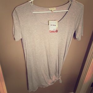 Casual knot tee in heather gray