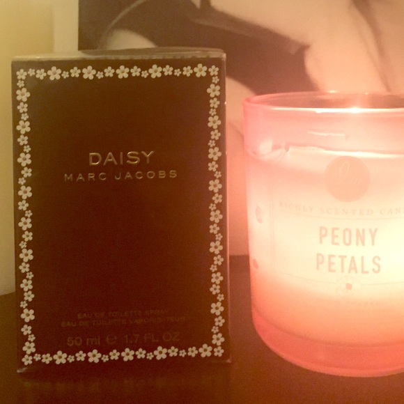 Marc Jacobs Other - Daisy by Marc Jacobs