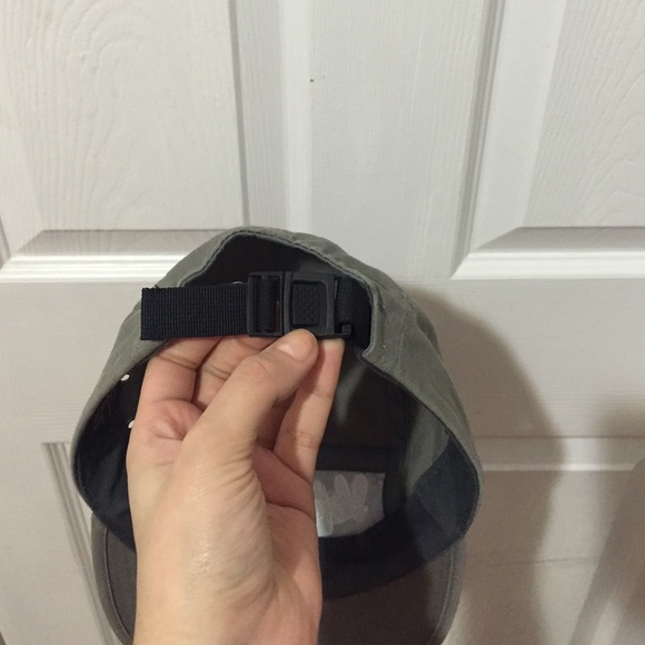 Snapback - Picture 2 of 3