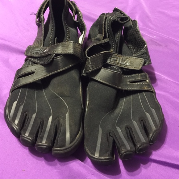 Outdoor shoes. Size 7