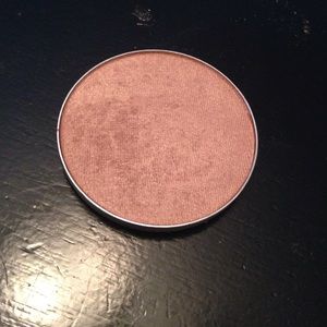 MAC blush in Margin