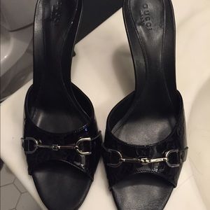 Gucci Pantent slip on heel