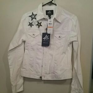 🎊♥️♥️White denim jacket with blue stars.