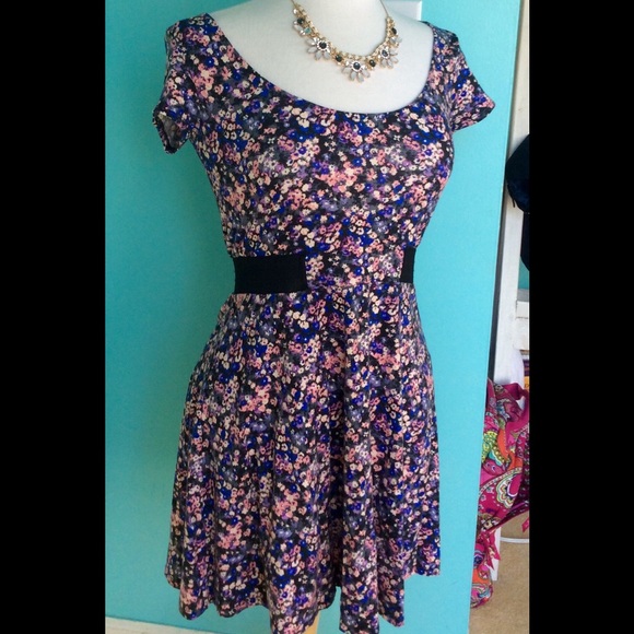 American Eagle Floral Dress
