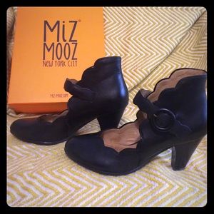 Miz Mooz Carissa Black shoes size 8.5