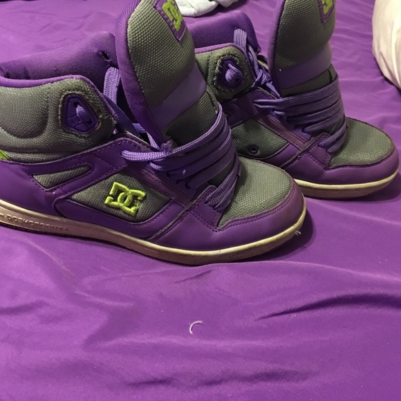 DC sneakers. Size 8.