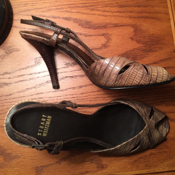 Stuart Weitzman 10 brown heels - Picture 1 of 3