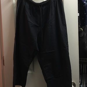 🔸CAPRI PANTS MUST GO 🔹LOWEST PRICE