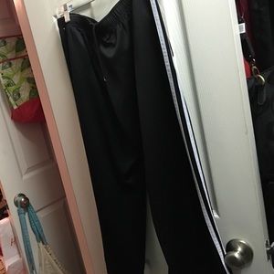 🔸CAPRI PANTS MUST GO 🔹LOWEST PRICE