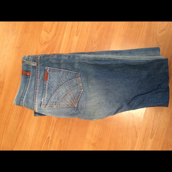 SALE!! 😍🎊🎉 7 for all mankind jeans