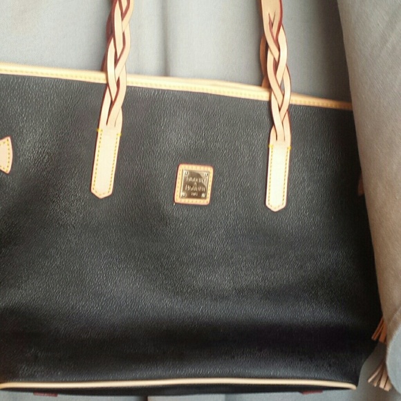 Dooney & Bourke Handbags - Black Bailey Dooney & Bourke Bag