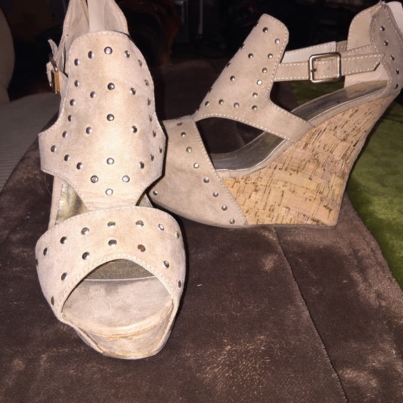 Wedges  ✨ - Picture 4 of 4