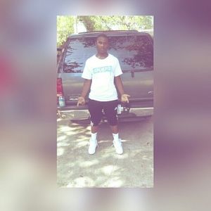 Meet your Posher, Dee