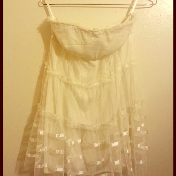 White strapless dress