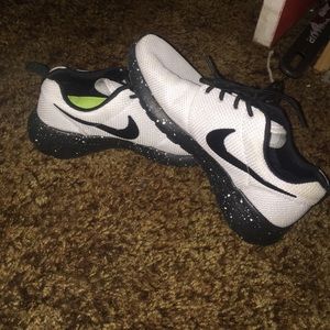 NIKE roshe run women