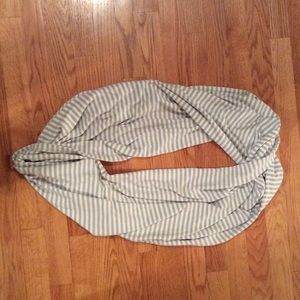 Lululemon knit infinity scarf