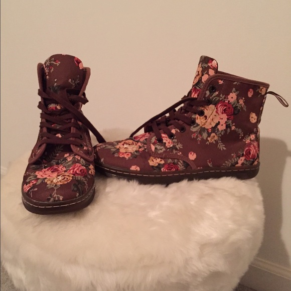 Never worn Dr. Martens size 8