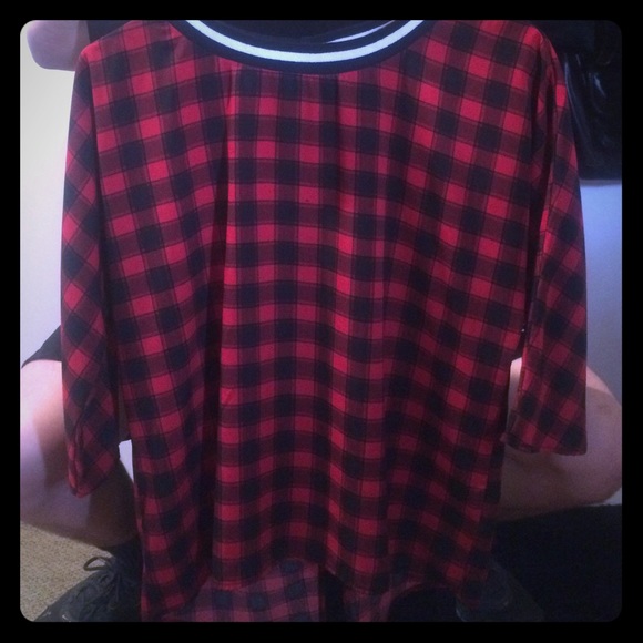 Quarter sleeve loose fitting top