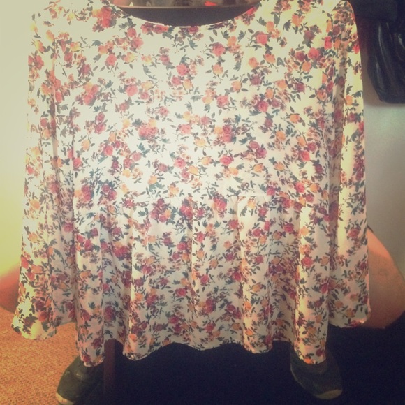 Floral pattern loose fitted top