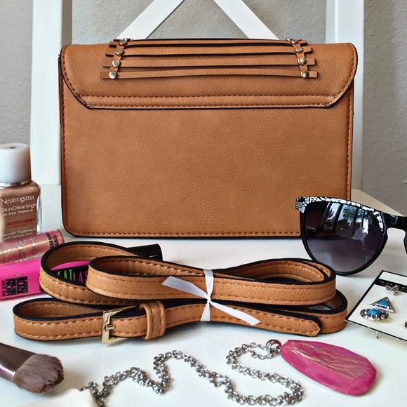 ❗️🚫SOLD❗️Riveting Rodeo Handbag - Picture 3 of 4