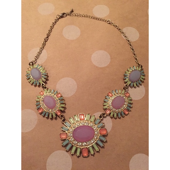 Statement necklace